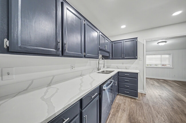 Building Photo - 2303 Braun Ct