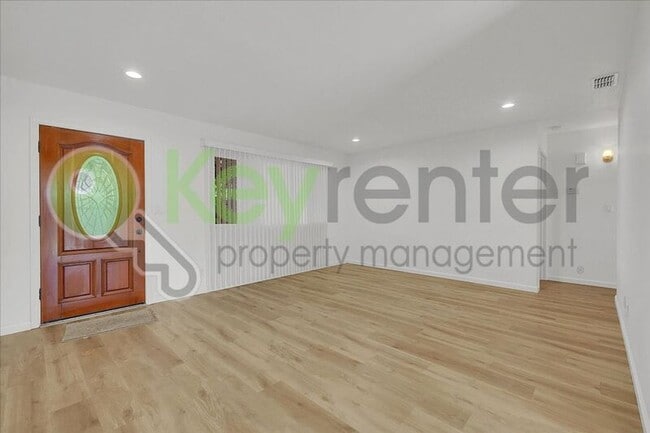 Building Photo - 7603 Linden Ave