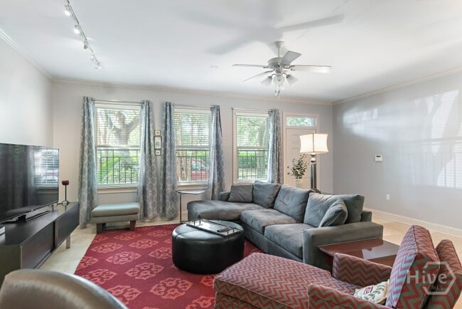 Building Photo - 430 E Oglethorpe Ave