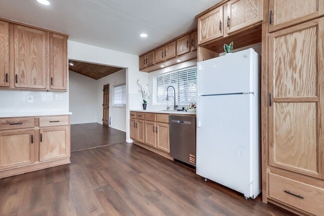 Building Photo - 4445 Marine