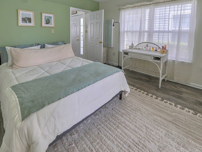 Building Photo - Year-round rental - 4 br 2.5 ba Twin Home in Seabright Village – East of Route 1
