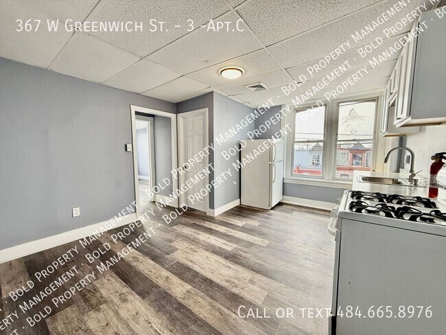 Building Photo - 367 W Greenwich St