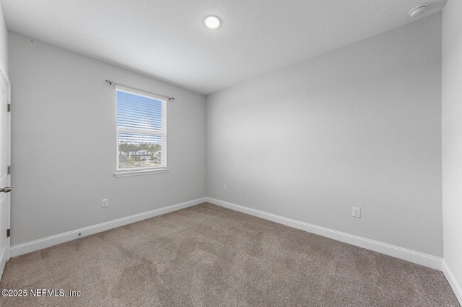 Building Photo - 117 Redbud Ln