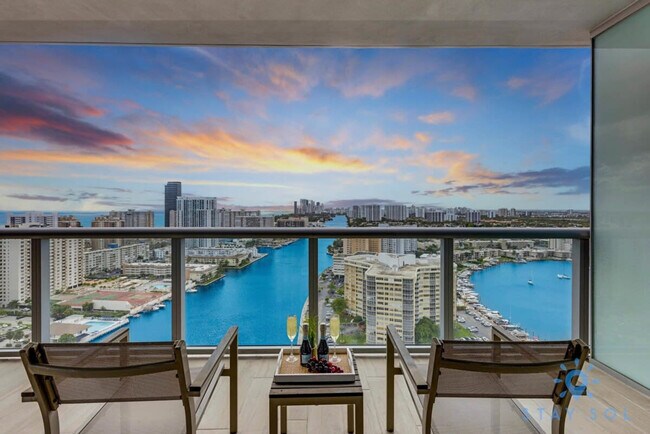 Building Photo - 2602 E Hallandale Beach Blvd