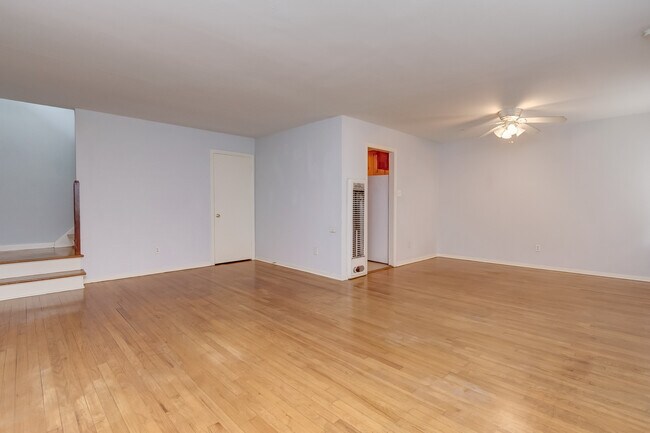 Building Photo - 1624 Bonnie Brae St