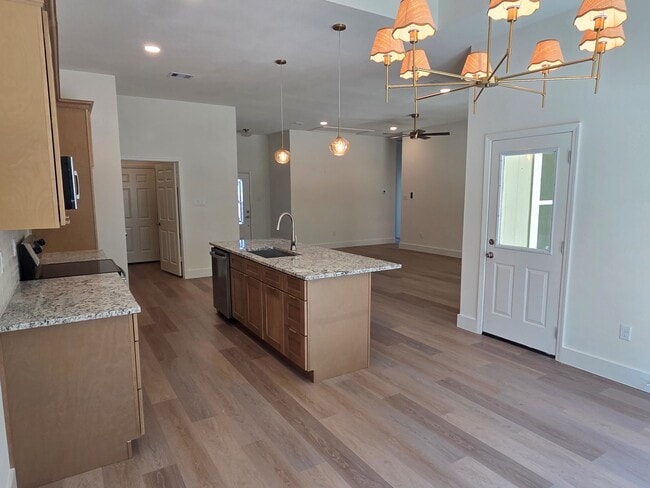 Building Photo - 16280 Jeet St