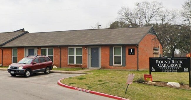 Building Photo - 900 Westwood Dr