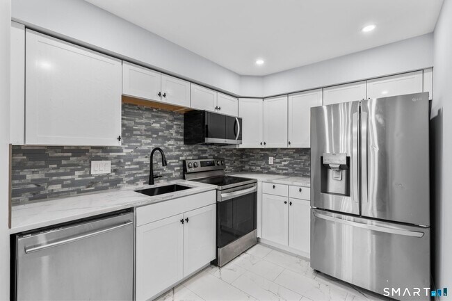 Building Photo - 133 Peddlers Dr