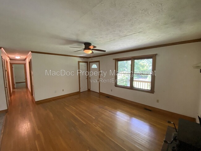 Building Photo - 28341 Edgar Rd