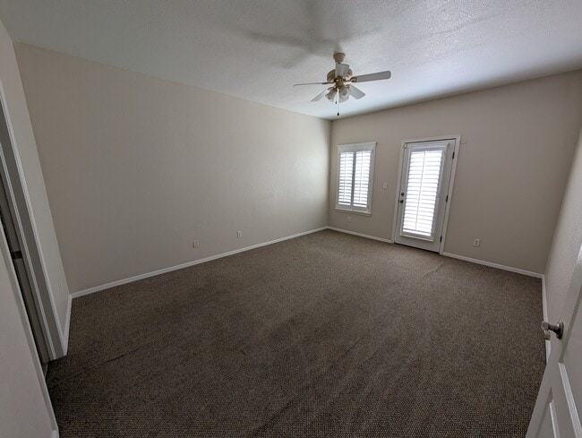 Building Photo - 529 Green Village Ct