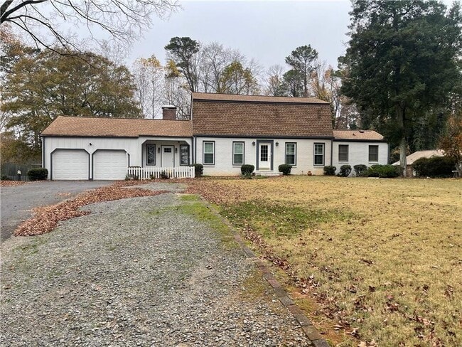 Building Photo - 119 Woodlawn Dr NE