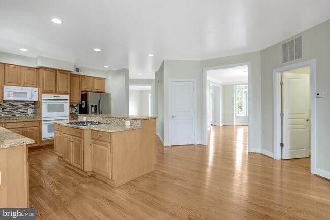 Building Photo - 3803 Bell Manor Ct