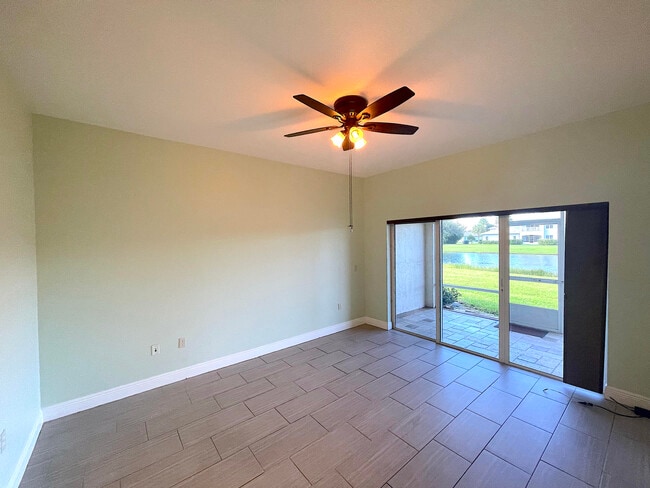 Building Photo - 1840 Sandhill Crane Dr