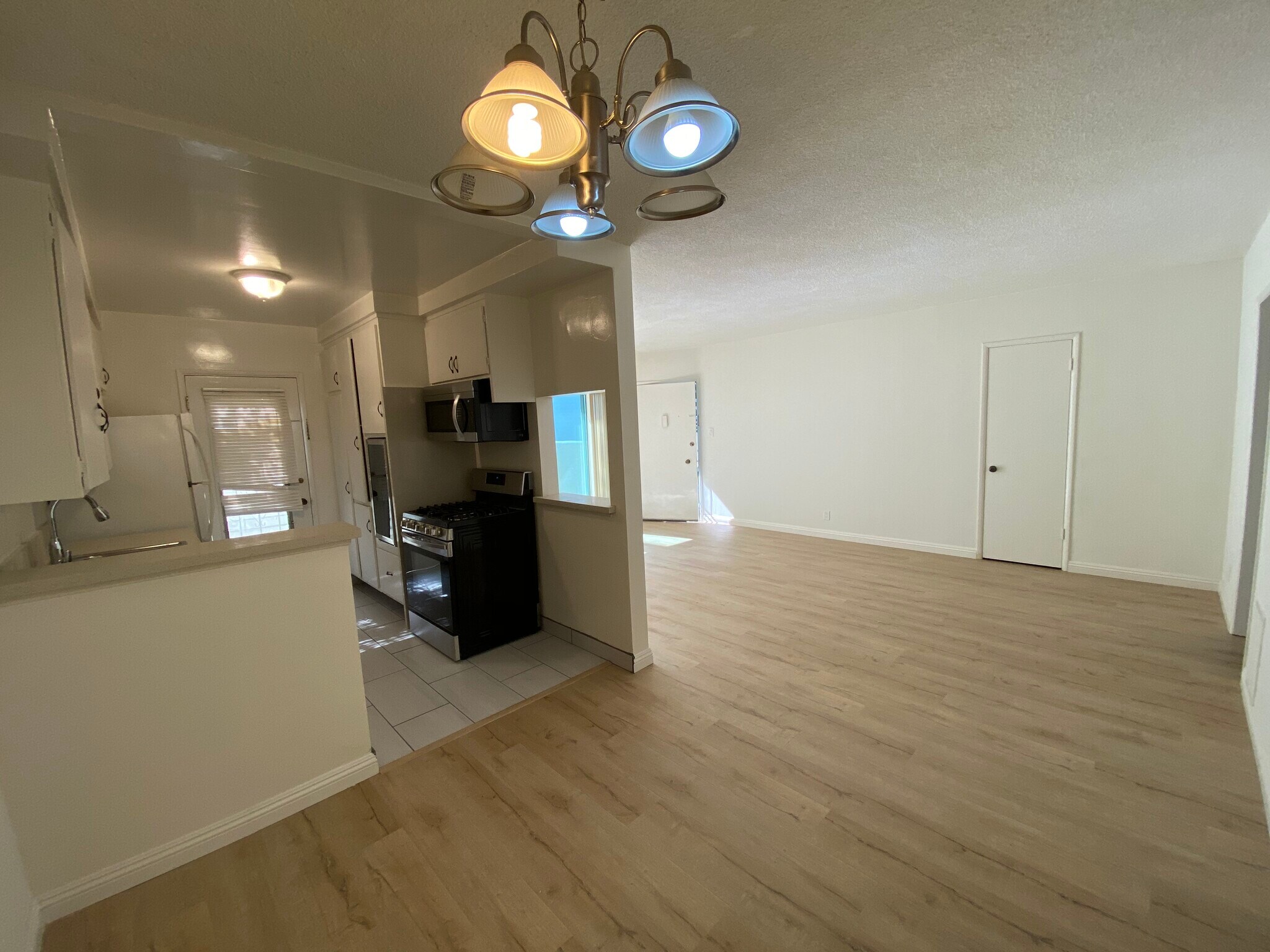 Building Photo - 11706 Mayfield Ave