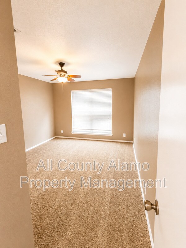 Building Photo - 9006 Pinseeker