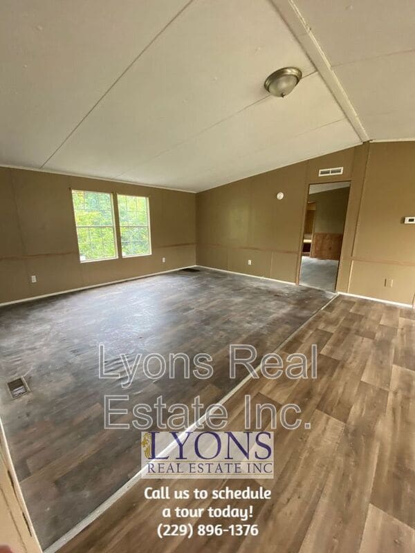 Building Photo - 502 Crestview Dr