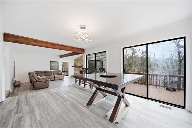 Building Photo - 530 Matterhorn Way