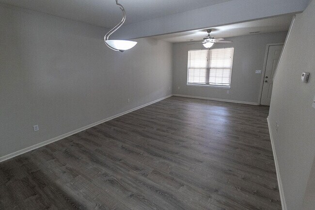 Building Photo - 3916 Snowy Owl Dr