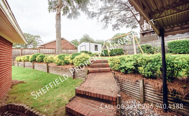 Building Photo - Beautiful home available today!