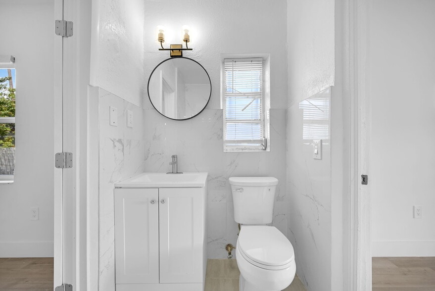 Building Photo - 503 NW 47th St