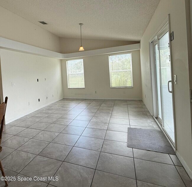 Building Photo - 3506 Egret Dr