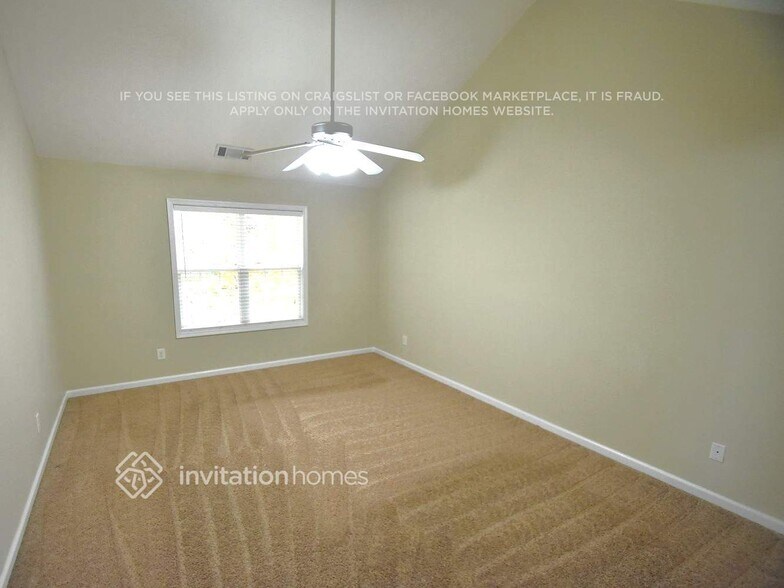 Building Photo - 695 James Ridge Dr