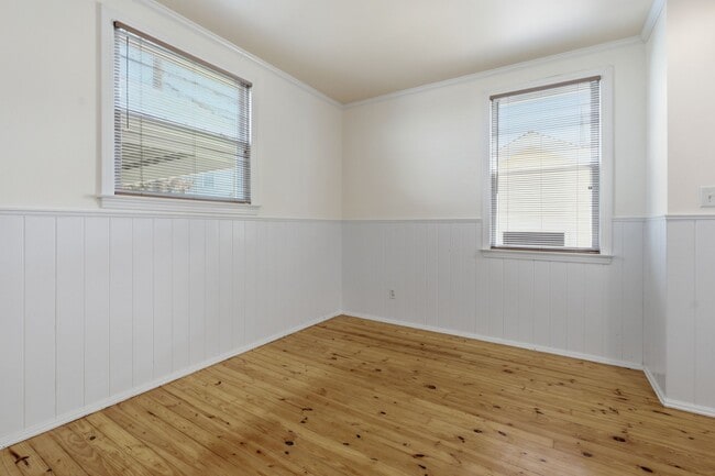 Building Photo - 1301 Clarke St