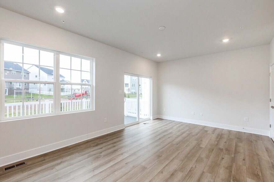 Building Photo - 2273 Marcy Dr