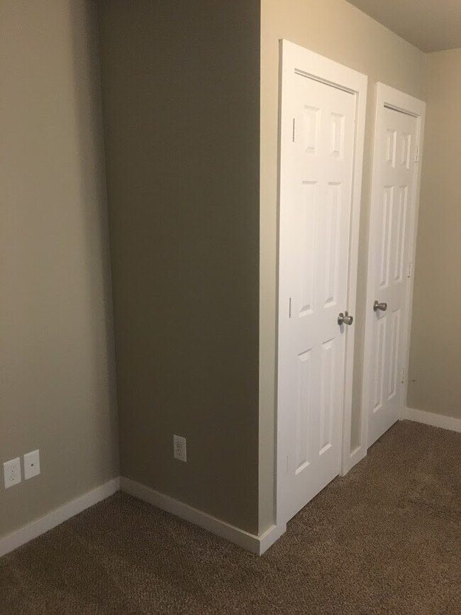 Building Photo - Storer Ave