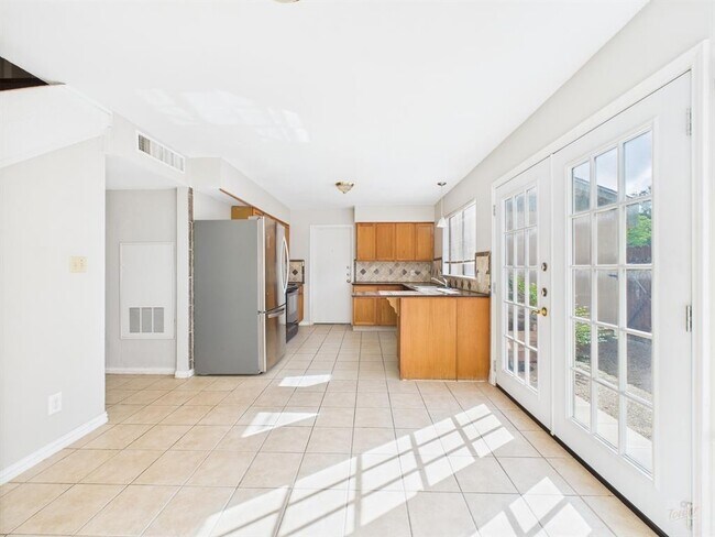 Building Photo - 9520 Quail Village Ln