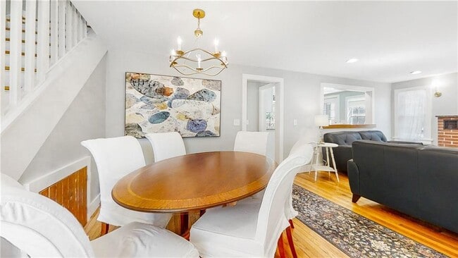 Building Photo - 10 Rear Robinson St