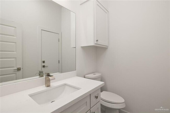 Building Photo - 20 Sonny Dr