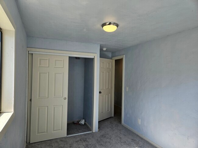 Building Photo - 2320 3rd St S
