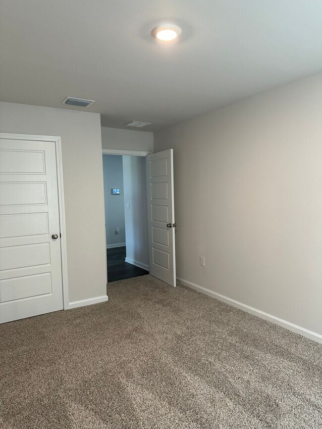 Building Photo - Rivers Landing Subdivision 3 bedroom 2 Bat...