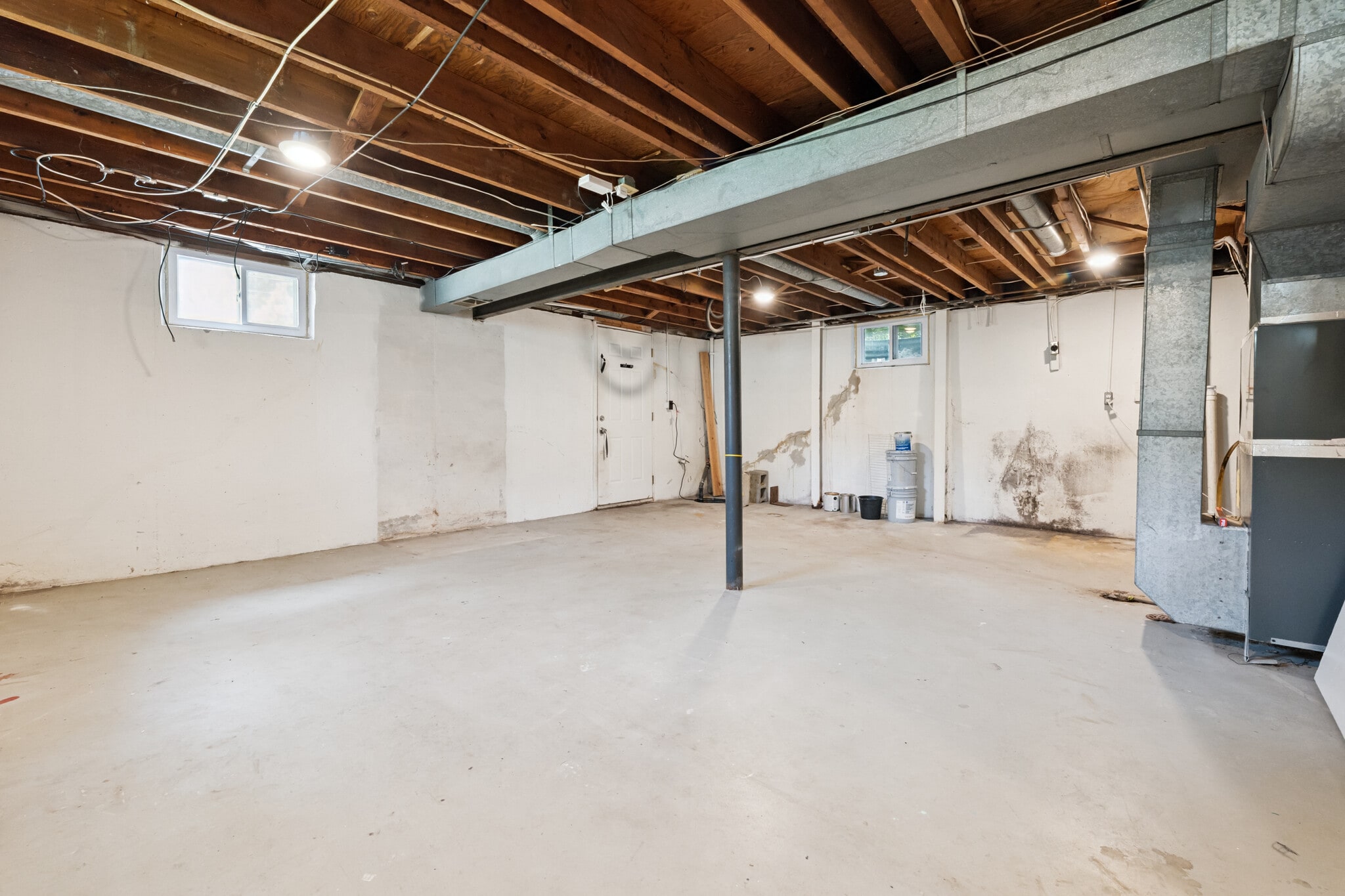 Building Photo - 2301 W 73rd St