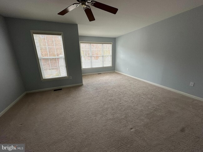 Building Photo - 355 Rockmeade Dr