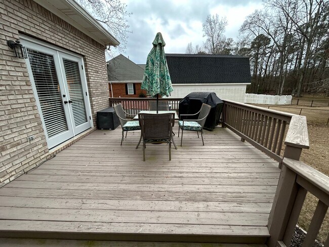 Building Photo - Executive Rental in West Rome $2,595