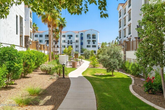 Building Photo - 2511 W Queen Creek Rd