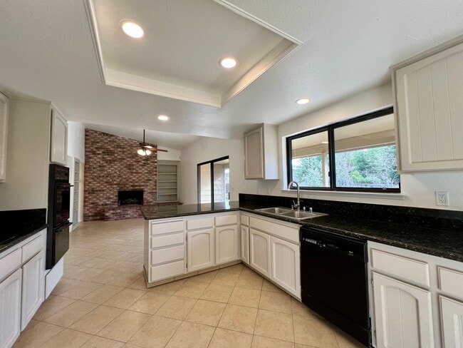 Building Photo - 3 Bed 2 Bath 3 Car Garage in Granite Bay with an Optional Fenced Pasture