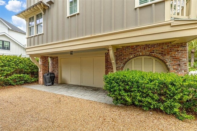 Building Photo - 17 Sea Oats Ln