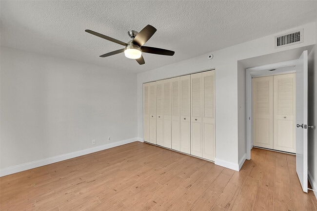 Building Photo - 428 NW 70th Ave