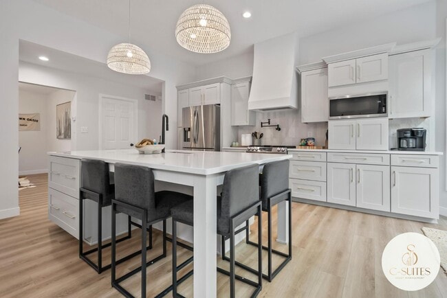 Building Photo - 1709 NW 33rd Pl