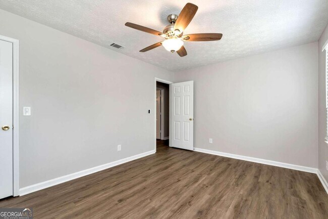 Building Photo - 3860 Maple Wood Trail