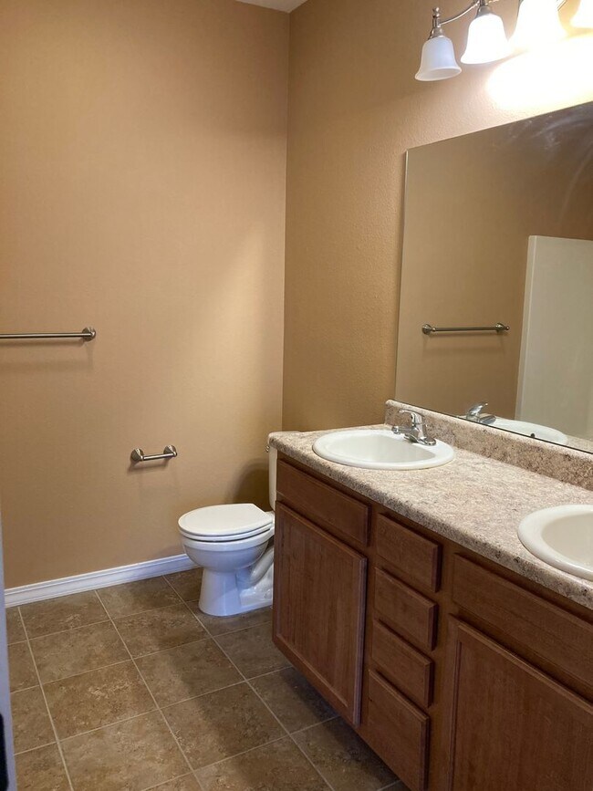 Building Photo - COMING SOON: Beautiful 3 bed/2 bath home l...