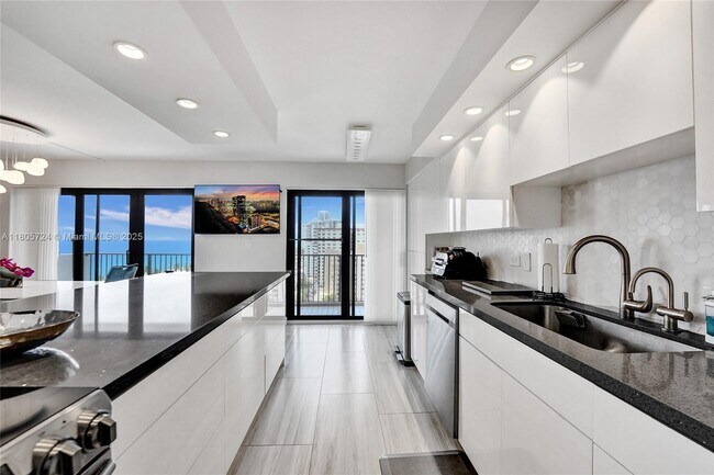 Building Photo - 1201 S Ocean Dr