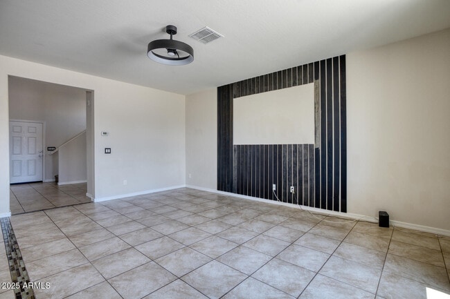 Building Photo - 24633 W Sheraton Ln