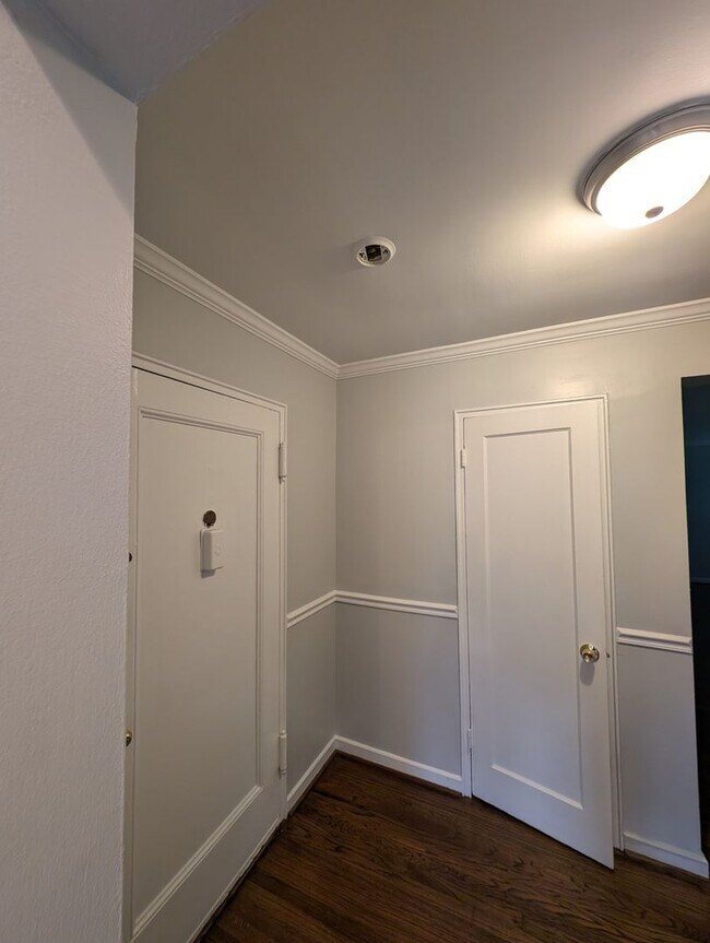 Building Photo - Rock Creek Village Condominium
