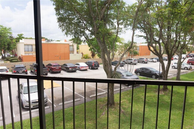 Building Photo - 8065 SW 107th Ave
