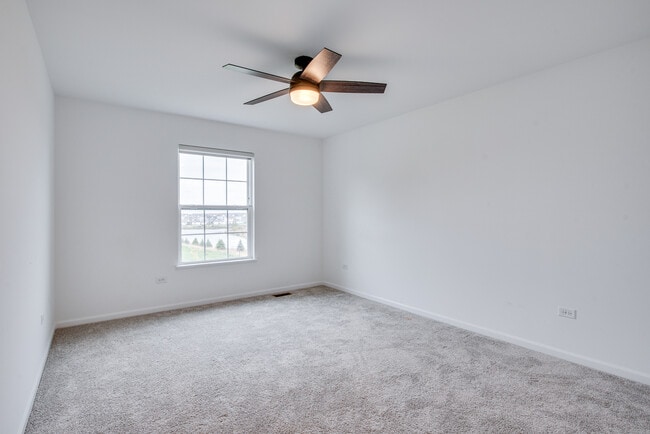 Building Photo - 205 Tinana St