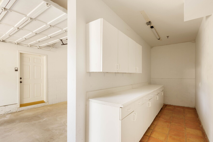 Building Photo - 5237 San Feliciano Dr